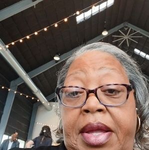 Meet your Posher, Debi